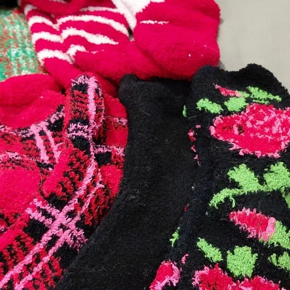 Festive Bundle Of Socks Collection - Picture 6 of 8